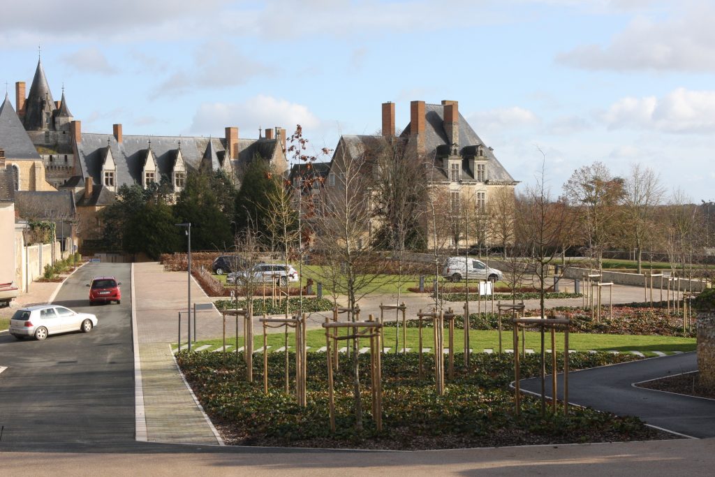 La place des Terrasses à Durtal (49)